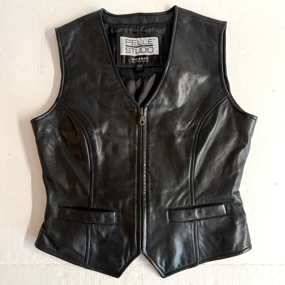 Wilsons Leather Jackets & Blazers - Vtg.Pelle Studio Wilson-Shiny Black Leather full zip vest with 2 pockets.Size L